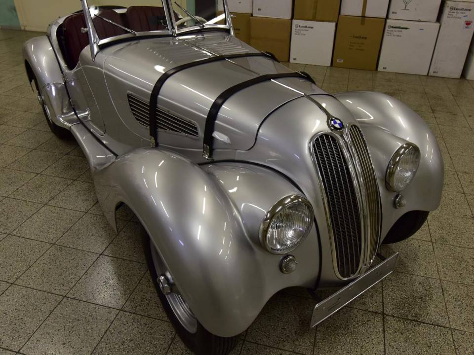 Image 13/50 de BMW 328 (1938)