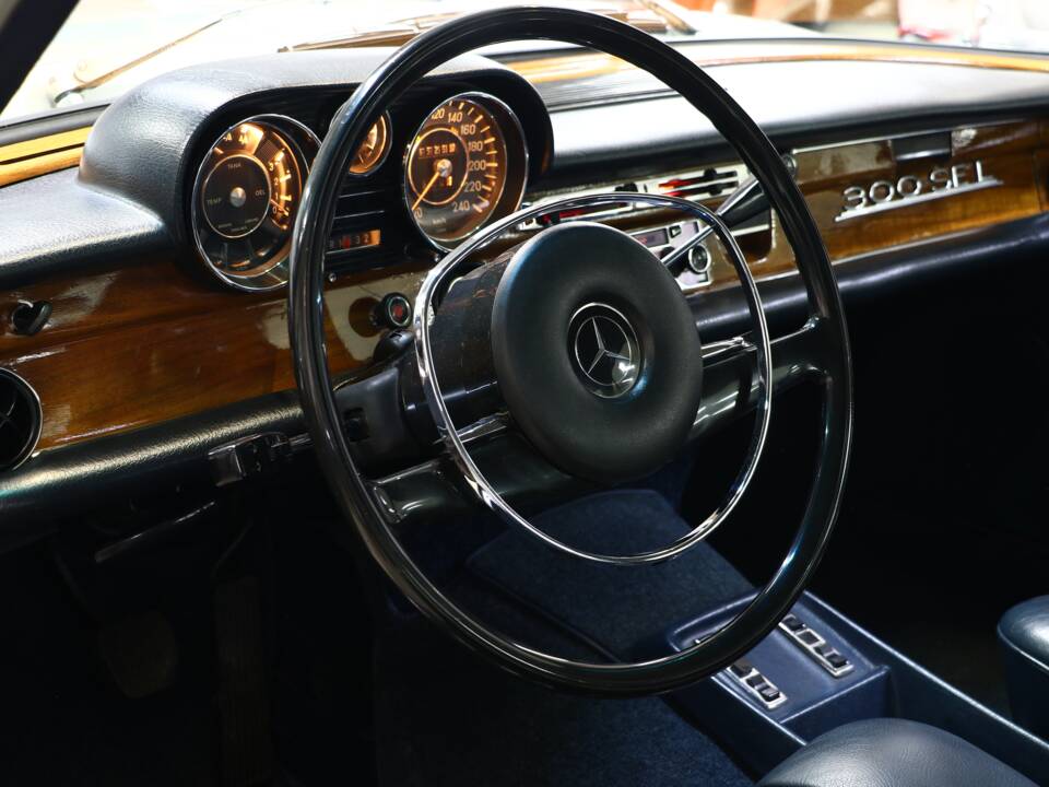 Imagen 19/38 de Mercedes-Benz 300 SEL 3.5 (1970)