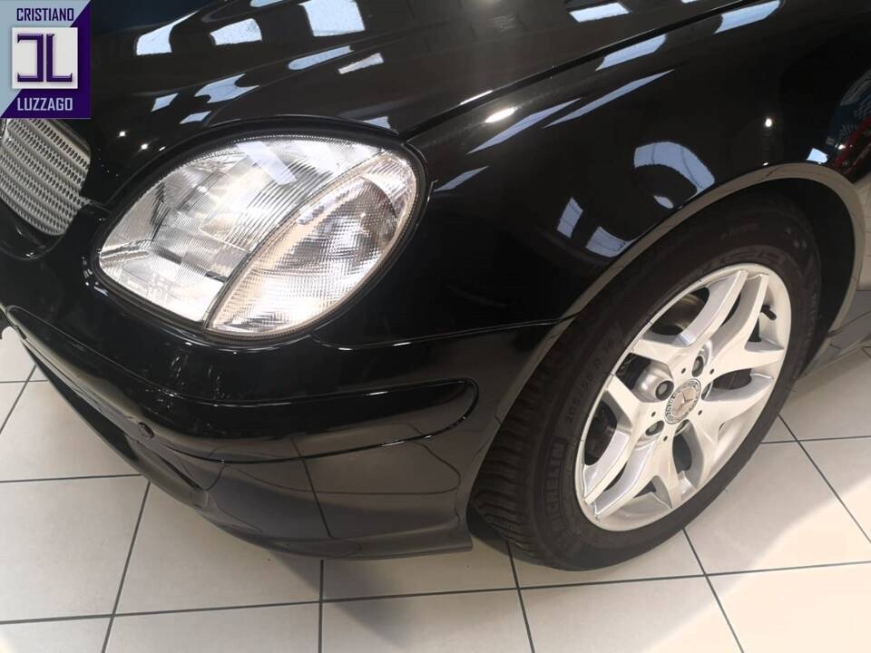 Image 15/72 de Mercedes-Benz SLK 200 Kompressor (2003)