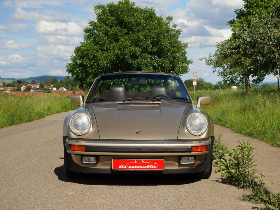 Imagen 29/30 de Porsche 911 Carrera 3.2 (WTL) (1988)