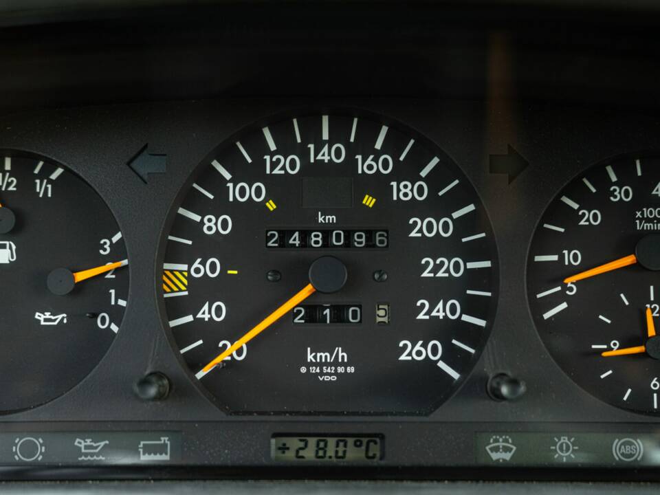 Bild 47/50 von Mercedes-Benz 300 E-24 (1989)