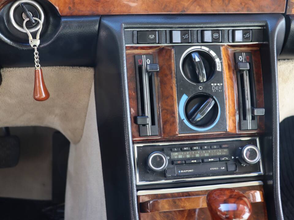 Image 40/57 de Mercedes-Benz 450 SEL 6,9 (1977)