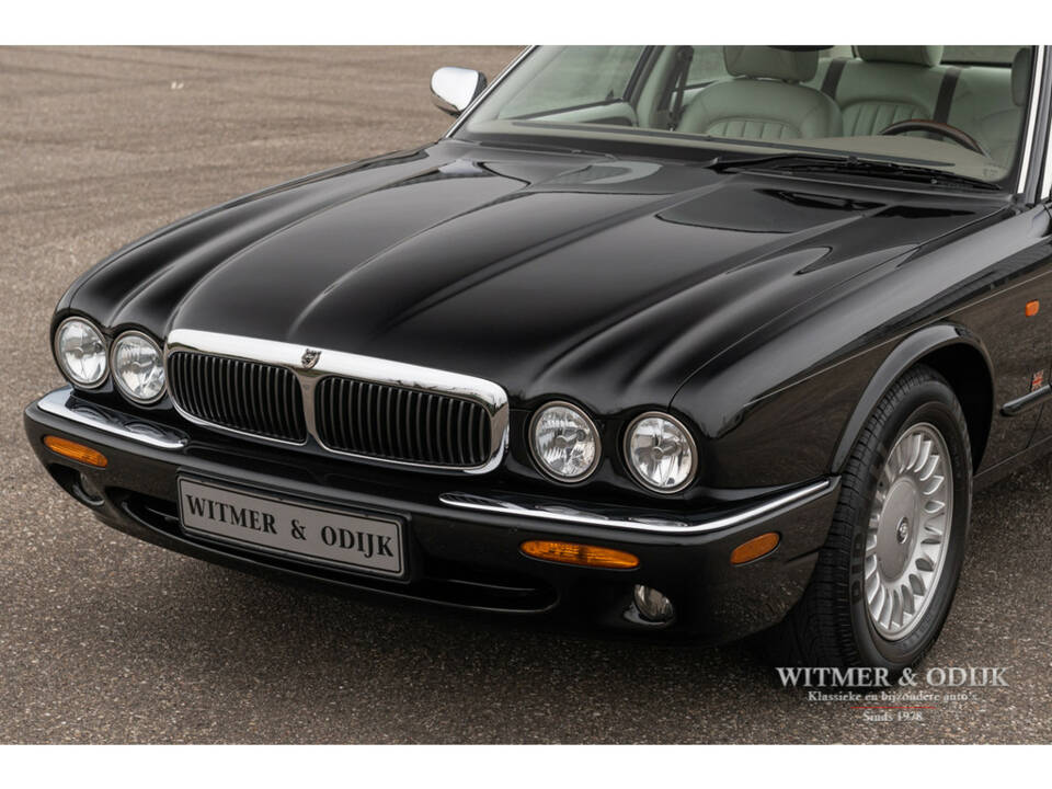 Image 17/32 of Jaguar XJ6 3.2 Executive (1997)