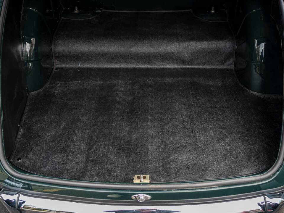 Image 30/31 of Jaguar 340 (1968)