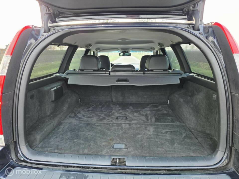 Imagen 14/32 de Volvo V 70 2.4 (2006)