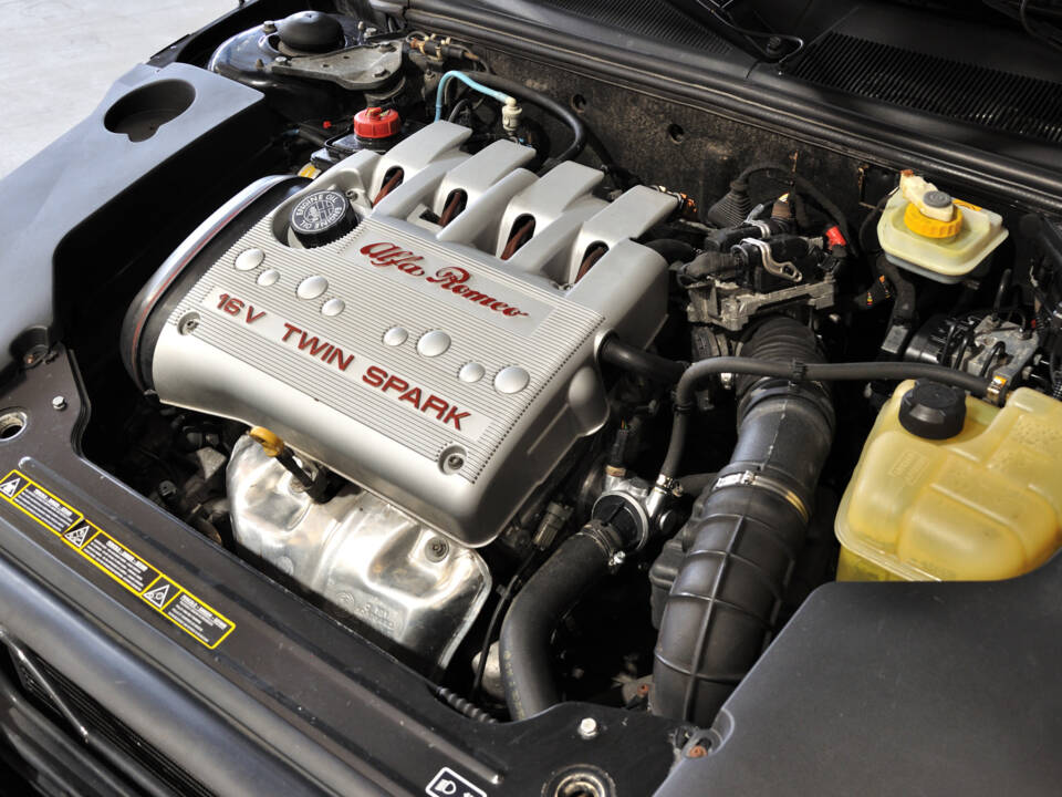 Image 6/29 of Alfa Romeo GTV 2.0 Twin Spark (2001)