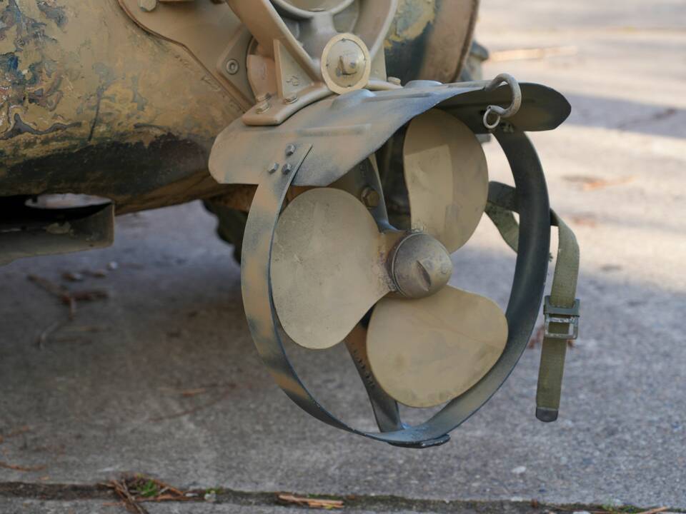 Image 22/40 of Volkswagen Schwimmwagen (1943)