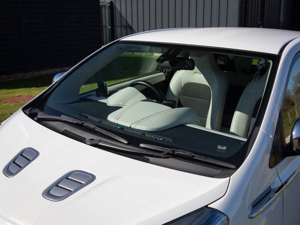 Bild 55/95 von Aston Martin Cygnet (2012)