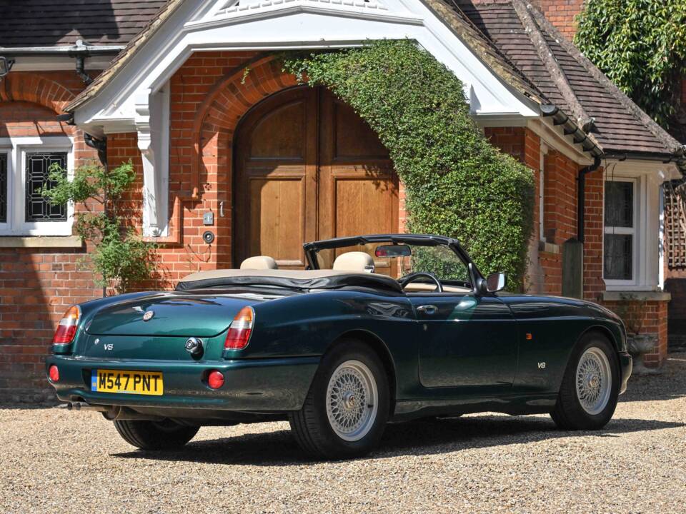 Bild 3/50 von MG RV8 (1995)