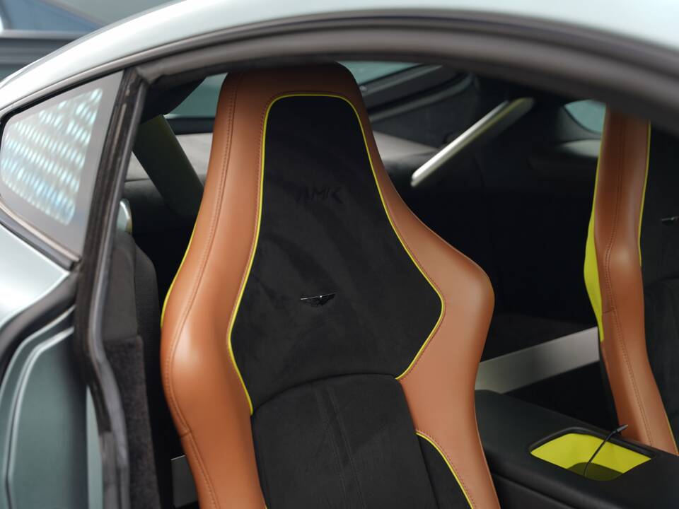 Bild 17/50 von Aston Martin V12 Vantage AMR (2017)