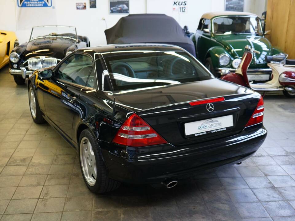 Image 8/33 de Mercedes-Benz SLK 320 (2000)