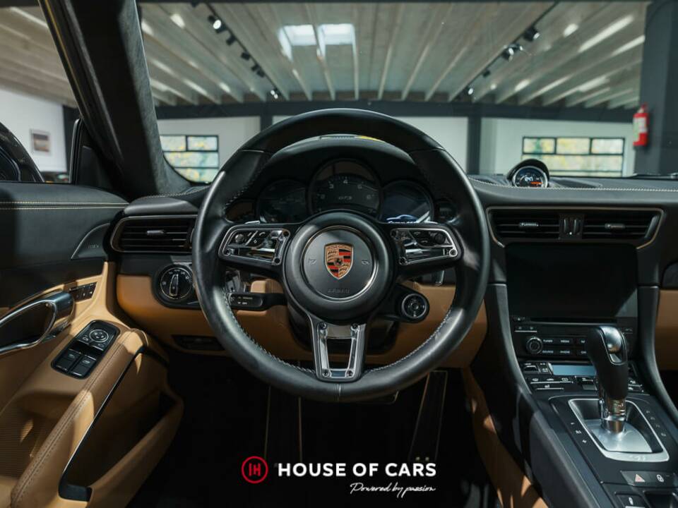 Bild 15/24 von Porsche 911 Carrera 4 GTS (2017)