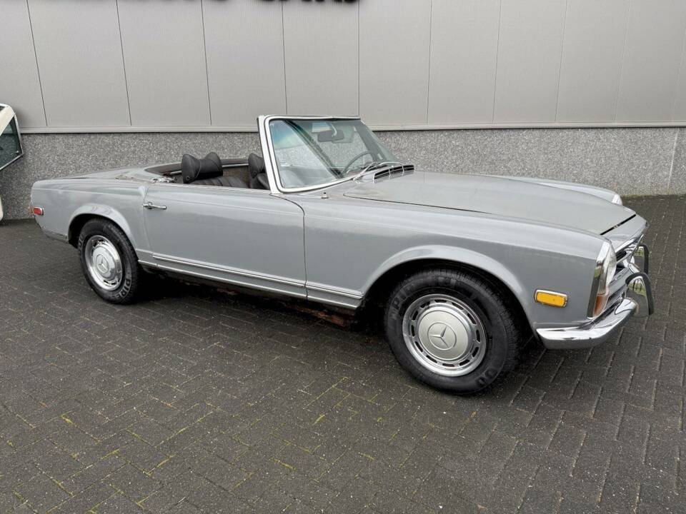 Image 2/36 of Mercedes-Benz 280 SL (1970)
