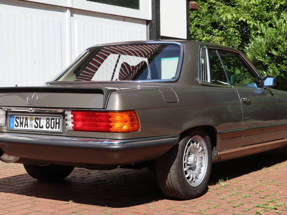 Image 32/59 of Mercedes-Benz 500 SLC (1980)
