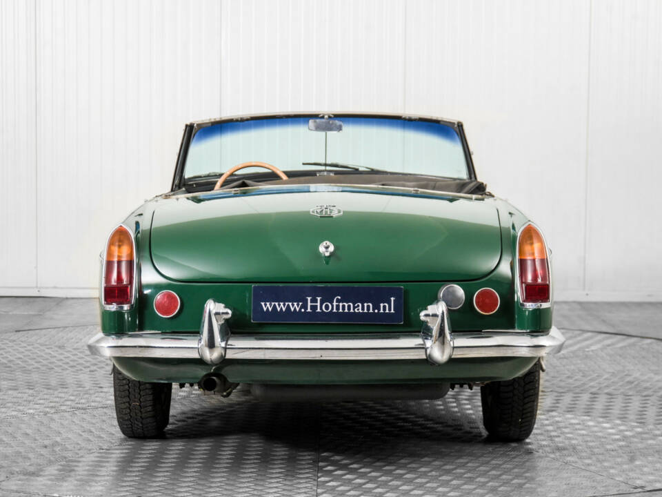 Immagine 13/50 di MG MGB (1965)