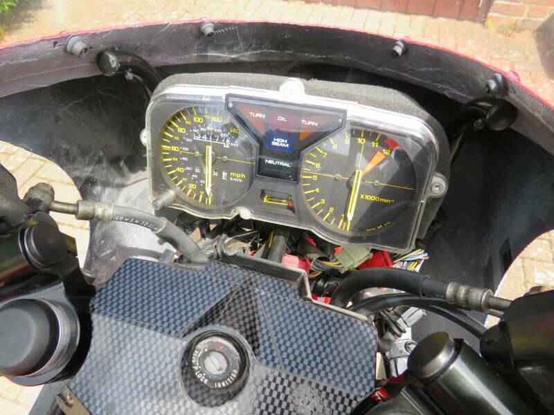Immagine 11/46 di Honda VF 500 F (1986)