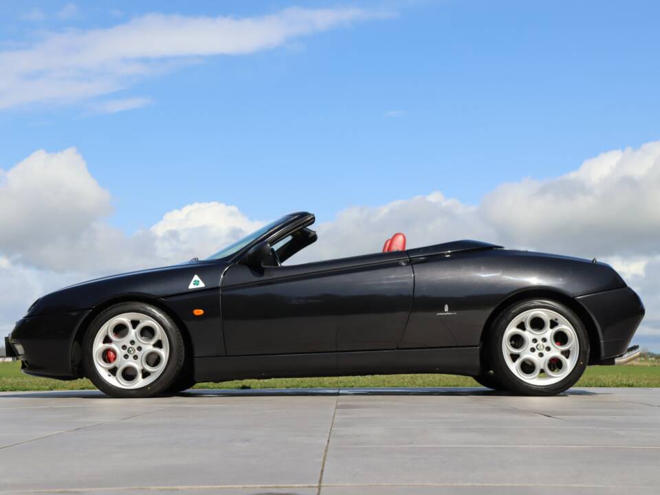 Image 30/50 of Alfa Romeo Spider 3.0 V6 24V (2001)