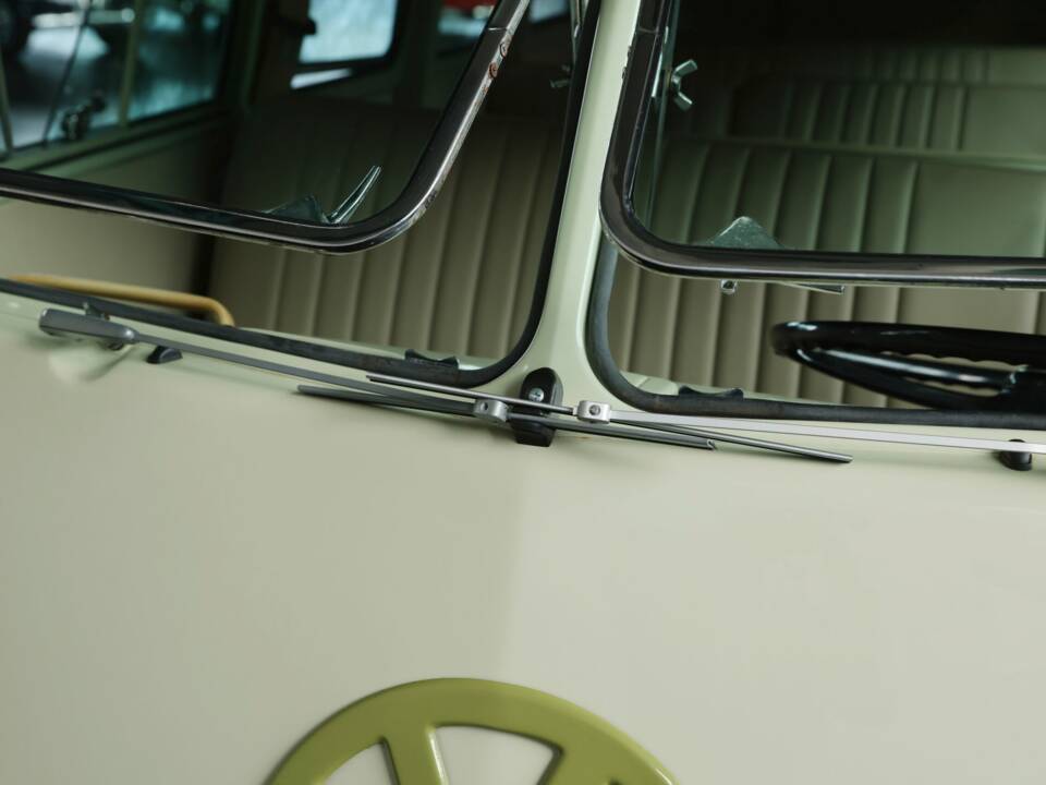 Image 38/47 of Volkswagen T1 minibus (1961)