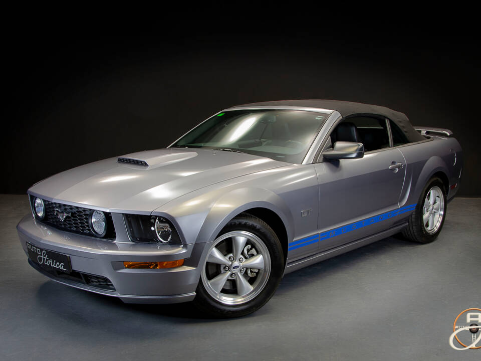 Bild 25/27 von Ford Mustang GT (2005)