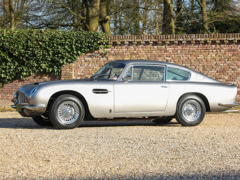 Bild 25/50 von Aston Martin DB 6 (1968)