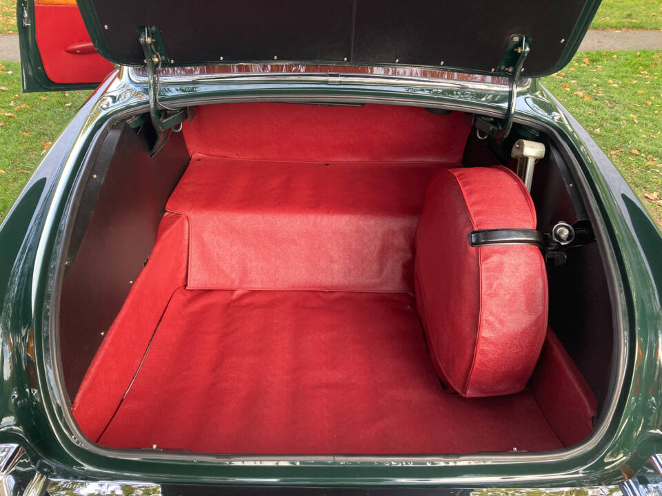 Image 13/52 de Jaguar 420 G (1967)
