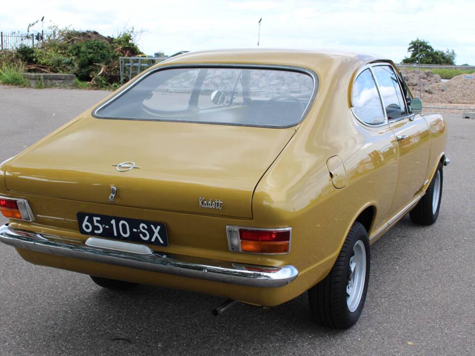 Immagine 8/38 di Opel Kadett 1,2 S (1971)