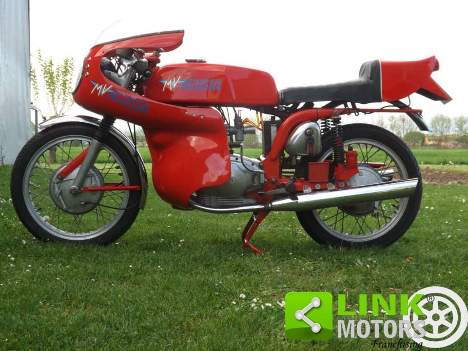 Image 7/10 of MV Agusta DUMMY (1972)