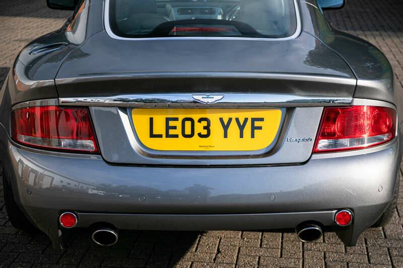 Image 31/39 of Aston Martin V12 Vanquish (2003)