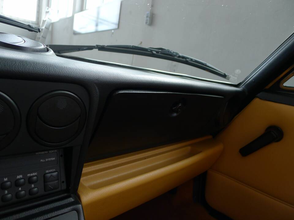 Bild 13/30 von Alfa Romeo 2.0 Spider (1993)