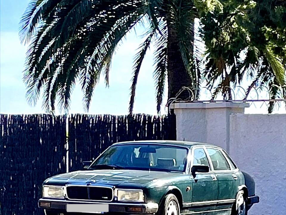 Bild 43/51 von Jaguar XJR 4.0 Sport (1991)