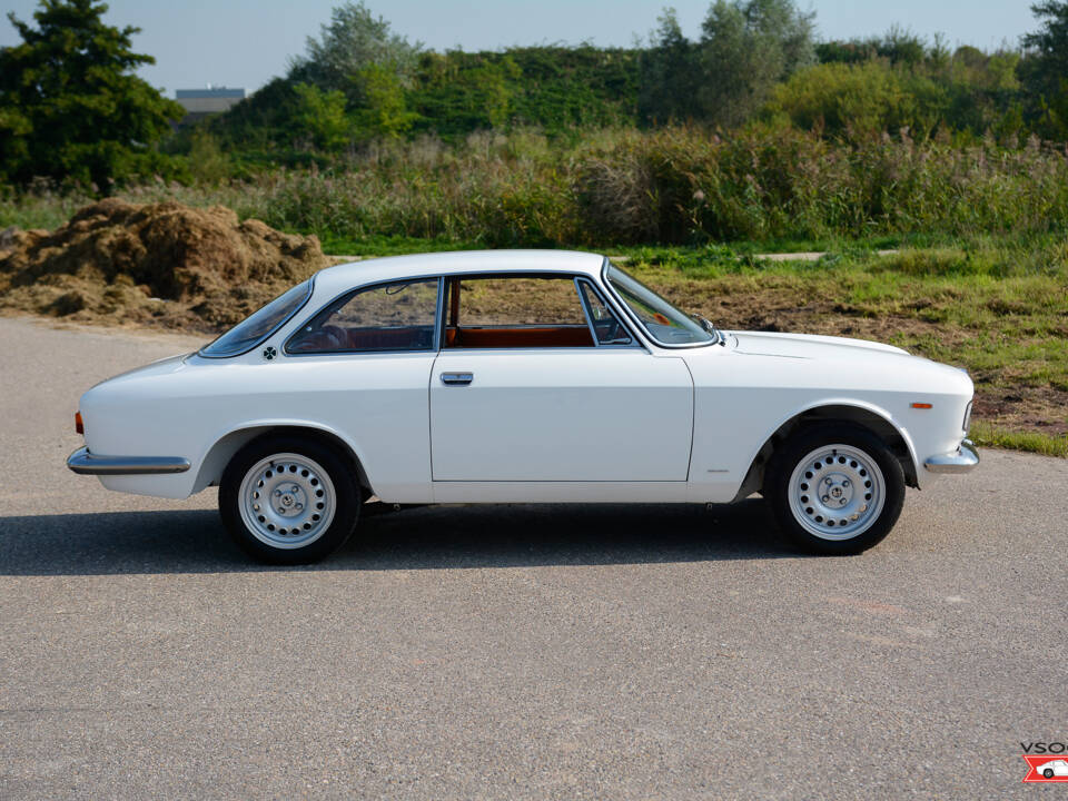 Image 4/20 of Alfa Romeo Giulia 1600 Sprint GT Veloce (1967)