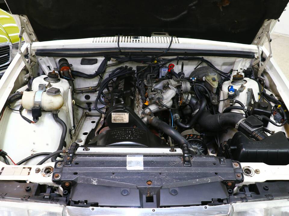Image 29/34 of Volvo 940 2.3i (1991)