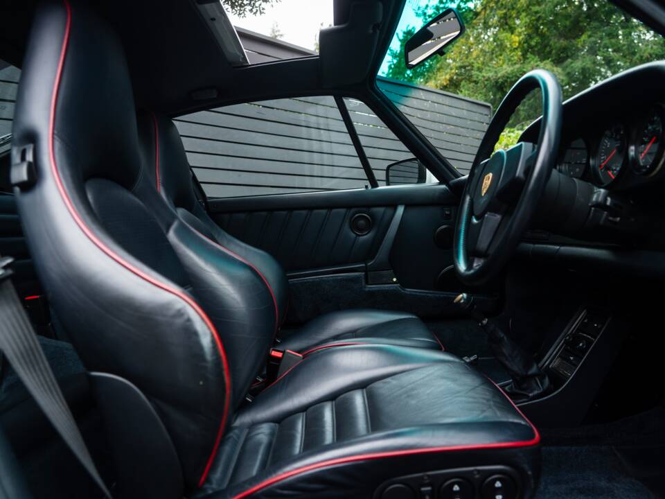 Image 35/50 of Porsche 911 Turbo LE (1989)