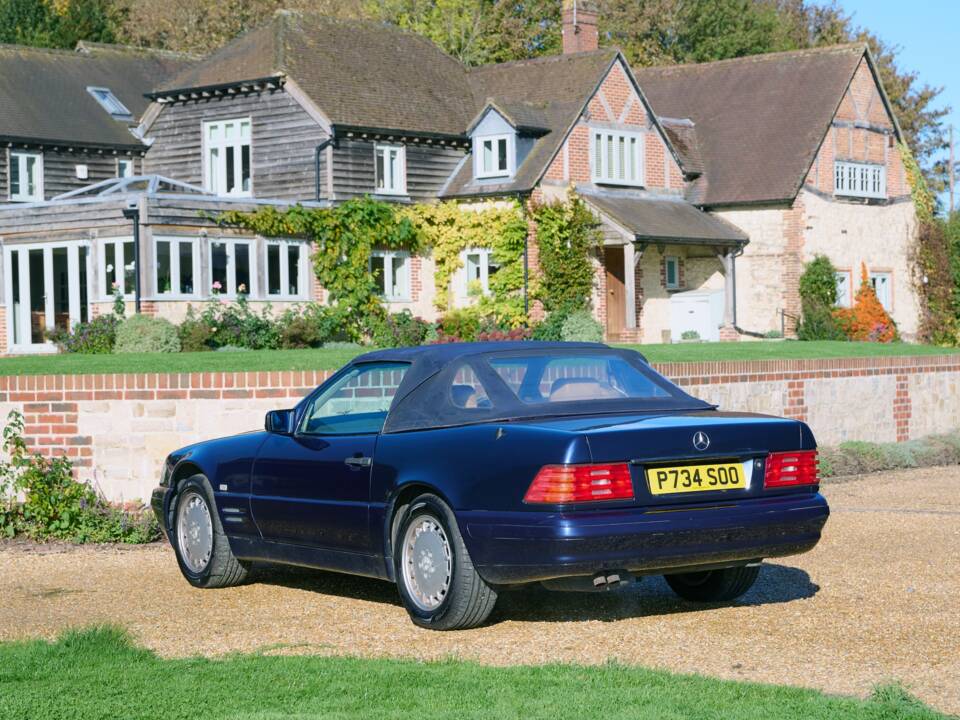Image 13/50 of Mercedes-Benz SL 280 (1996)