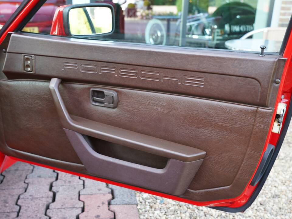 Image 44/50 of Porsche 924 (1981)