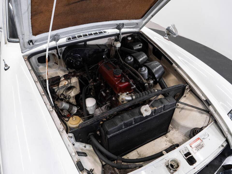 Bild 42/44 von MG MGB GT (1971)