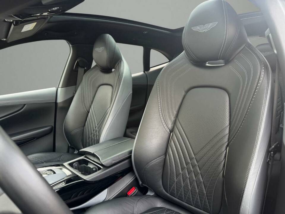 Image 9/13 de Aston Martin DBX 4.0 V8 (2021)