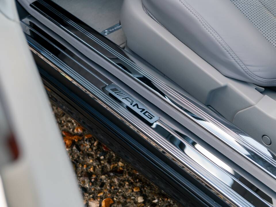 Bild 22/31 von Mercedes-Benz CL 65 AMG (2006)