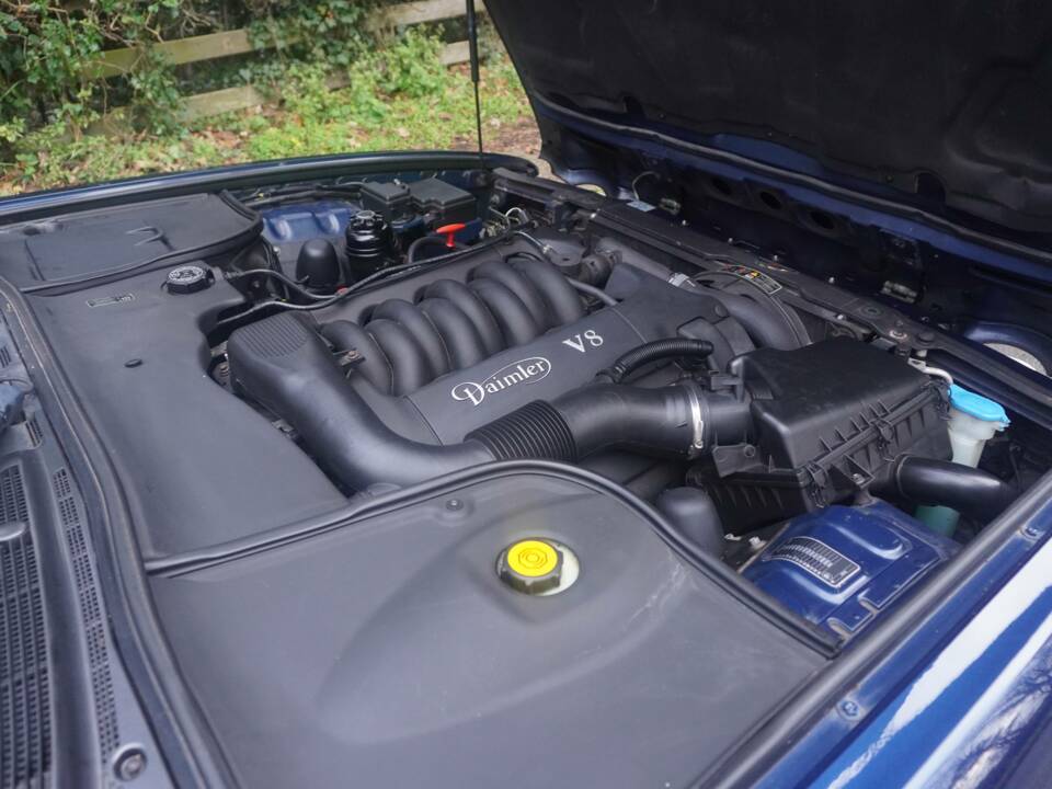 Bild 16/17 von Daimler Eight LWB (2000)