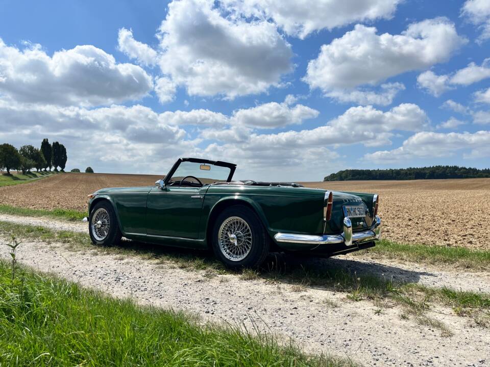 Image 1/18 of Triumph TR 4A IRS (1967)