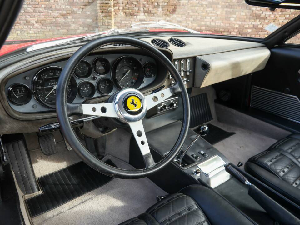 Afbeelding 36/50 van Ferrari 365 GTB/4 Daytona (1973)