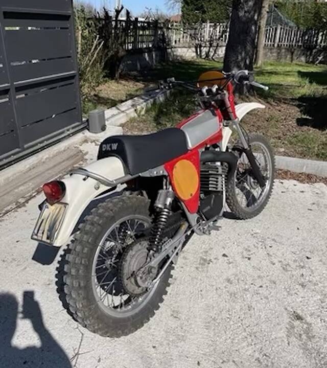 Immagine 4/4 di DKW 250 GS Regolarità (1977)