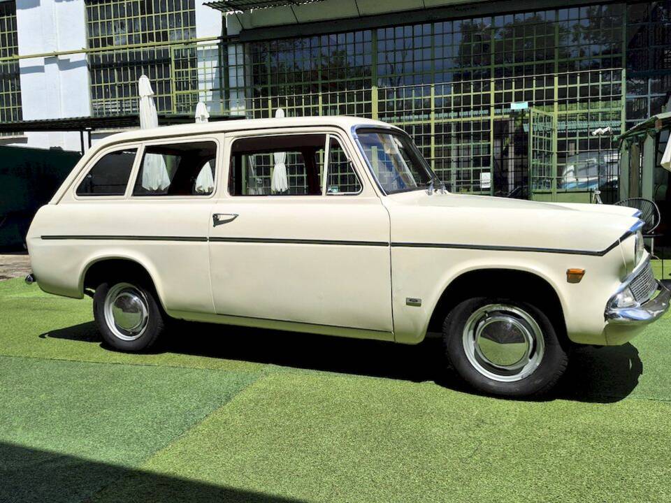 Image 10/63 of Ford Anglia (1965)
