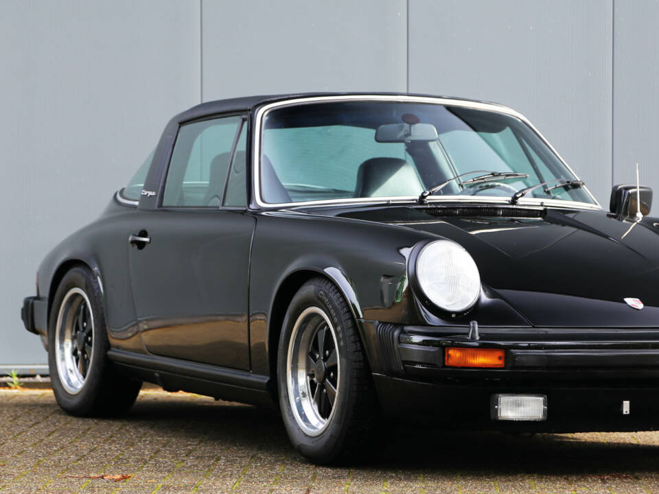 Image 13/67 de Porsche 911 2.7 S (1977)