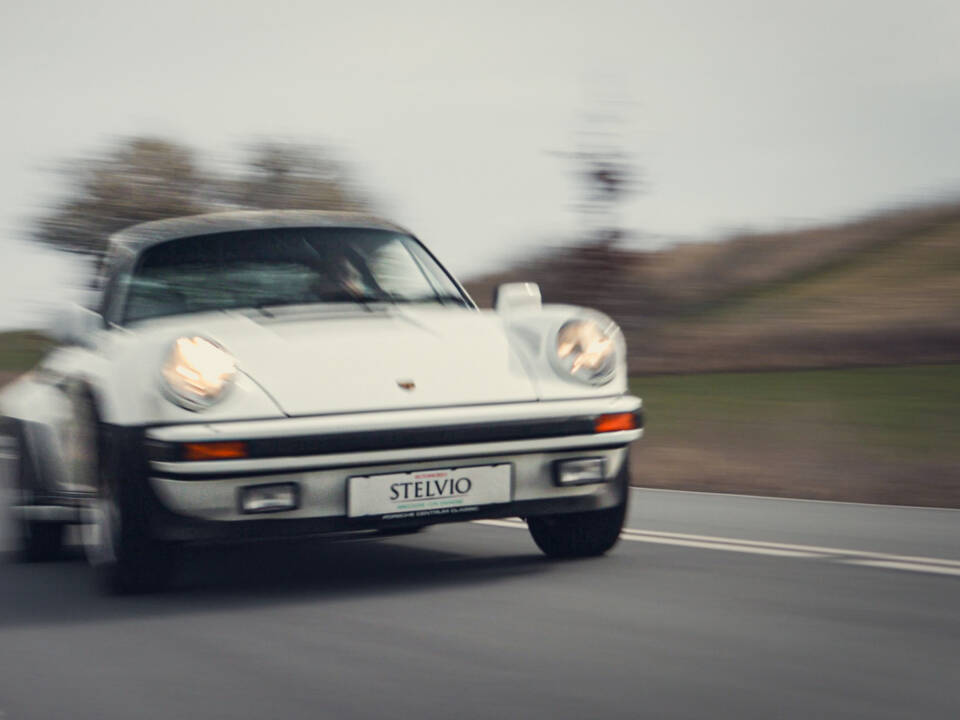 Image 42/46 of Porsche 911 Turbo 3.3 (1980)