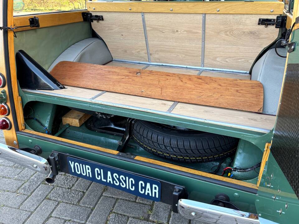 Image 24/24 of Morris Minor 1000 Traveller (1968)