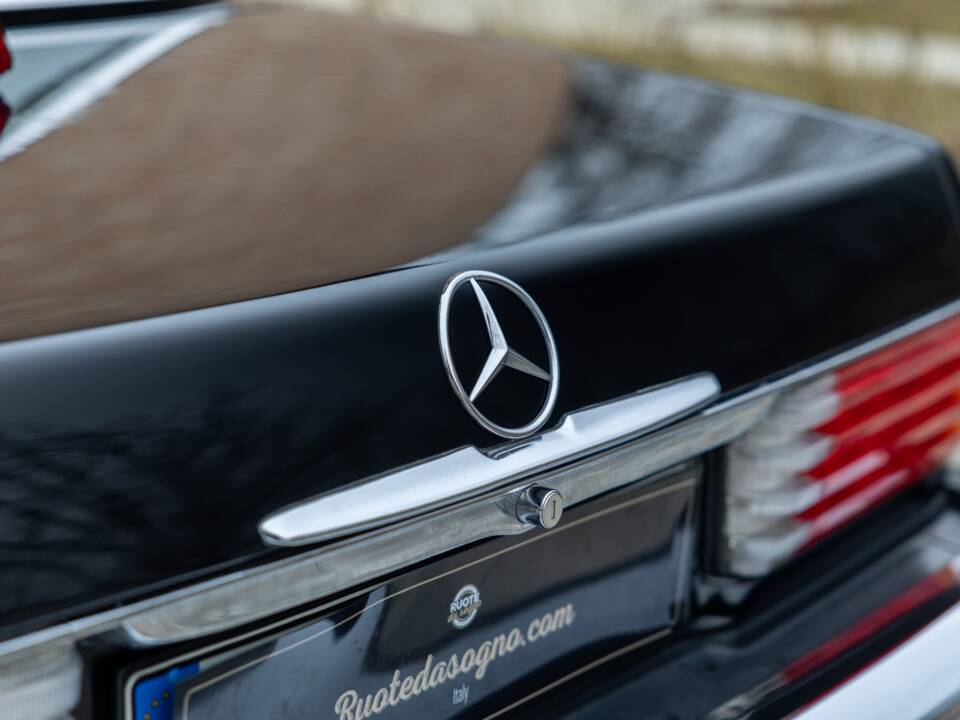 Afbeelding 27/50 van Mercedes-Benz 560 SL (1986)