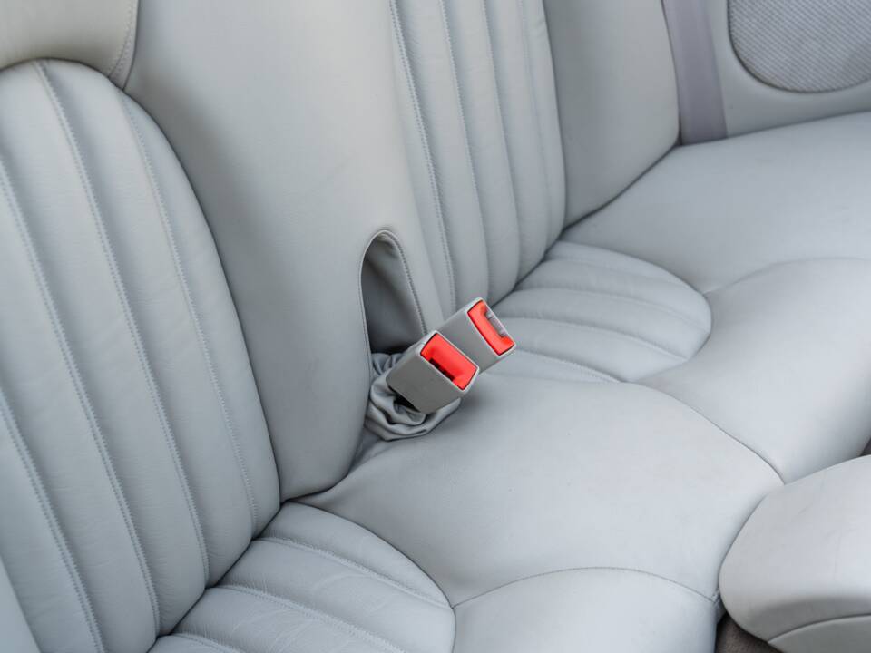 Image 84/91 de Jaguar XK8 4.0 (2000)