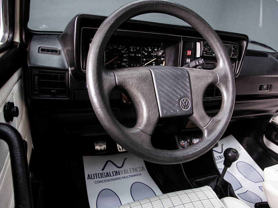 Immagine 22/35 di Volkswagen Golf Mk I Convertible 1.5 (1983)