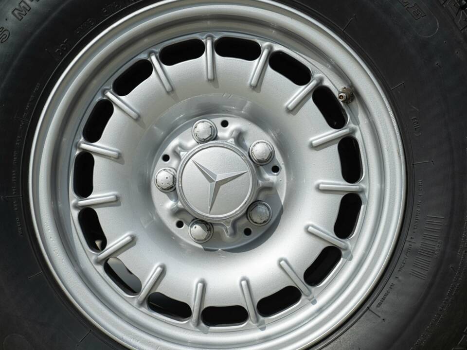 Image 37/50 de Mercedes-Benz 450 SL (1977)